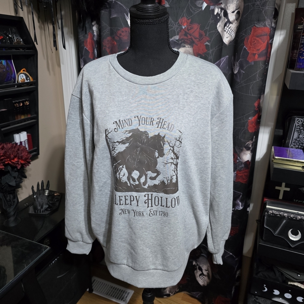 Gray Sleepy Hollow Graphic Crewneck Sweater, Med